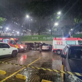 Carro com três estudantes cai de estacionamento de faculdade em Maringá Foto 4 Fotos de Carro com três estudantes cai de estacionamento de faculdade em Maringá