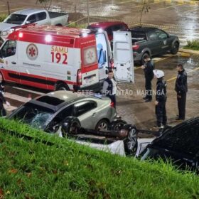 Carro com três estudantes cai de estacionamento de faculdade em Maringá Foto 5 Fotos de Carro com três estudantes cai de estacionamento de faculdade em Maringá