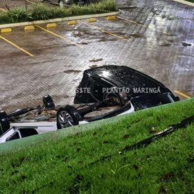 Carro com três estudantes cai de estacionamento de faculdade em Maringá Foto 15 Fotos de Carro com três estudantes cai de estacionamento de faculdade em Maringá