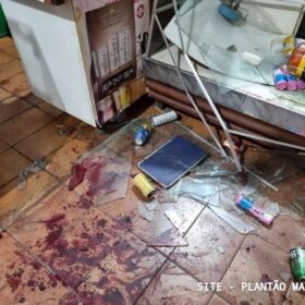 Homem suspeito de furto morre ao cortar perna em balcão de vidro em Maringá Foto 4 Fotos de Homem suspeito de furto morre ao cortar perna em balcão de vidro em Maringá