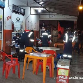 Homem suspeito de furto morre ao cortar perna em balcão de vidro em Maringá Foto 9 Fotos de Homem suspeito de furto morre ao cortar perna em balcão de vidro em Maringá