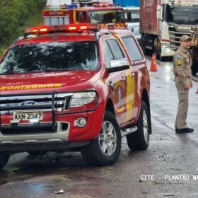 Motorista fica ferido após perder controle de carro e sair da pista em Maringá Foto 13 Fotos de Motorista fica ferido após perder controle de carro e sair da pista em Maringá