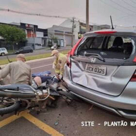 Pai e filho ficam feridos após moto bater na traseira de carro estacionado em Maringá Foto 5 Fotos de Pai e filho ficam feridos após moto bater na traseira de carro estacionado em Maringá