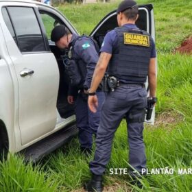 Perseguição termina em acidente e troca de tiros entre criminoso e agentes da Guarda Civil Municipal de Sarandi Foto 3 Fotos de Perseguição termina em acidente e troca de tiros entre criminoso e agentes da Guarda Civil Municipal de Sarandi