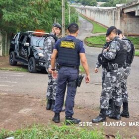 Perseguição termina em acidente e troca de tiros entre criminoso e agentes da Guarda Civil Municipal de Sarandi Foto 7 Fotos de Perseguição termina em acidente e troca de tiros entre criminoso e agentes da Guarda Civil Municipal de Sarandi
