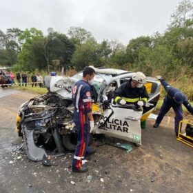 Policial rodoviário sofre ferimentos graves ao bater viatura contra carro forte na região Foto 11 Fotos de Policial rodoviário sofre ferimentos graves ao bater viatura contra carro forte na região
