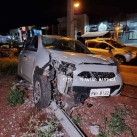 Porsche avaliado em mais de R$ 1 milhão é destruído após motorista bater em quatro carros estacionados em Maringá Foto 7 Fotos de Porsche avaliado em mais de R$ 1 milhão é destruído após motorista bater em quatro carros estacionados em Maringá