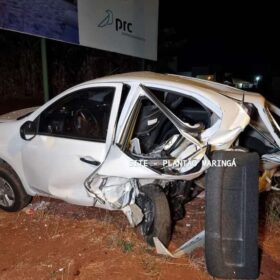 Porsche avaliado em mais de R$ 1 milhão é destruído após motorista bater em quatro carros estacionados em Maringá Foto 1 Fotos de Porsche avaliado em mais de R$ 1 milhão é destruído após motorista bater em quatro carros estacionados em Maringá