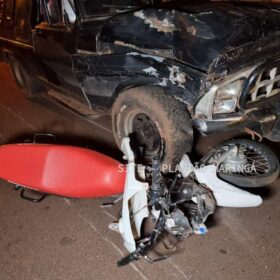 Durante fuga da Polícia Militar, motociclista avança preferencial e sofre grave acidente em Sarandi Foto 2 Fotos de Durante fuga da Polícia Militar, motociclista avança preferencial e sofre grave acidente em Sarandi