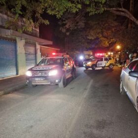 Homem de 33 anos é executado por homens encapuzados com 17 tiros em Sarandi Foto 2 Fotos de Homem de 33 anos é executado por homens encapuzados com 17 tiros em Sarandi
