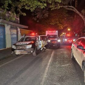 Homem de 33 anos é executado por homens encapuzados com 17 tiros em Sarandi Foto 7 Fotos de Homem de 33 anos é executado por homens encapuzados com 17 tiros em Sarandi