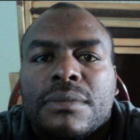 Homem é morto pelo vizinho após briga por carro estacionado em Paiçandu Foto 5 Fotos de Homem é morto pelo vizinho após briga por carro estacionado em Paiçandu