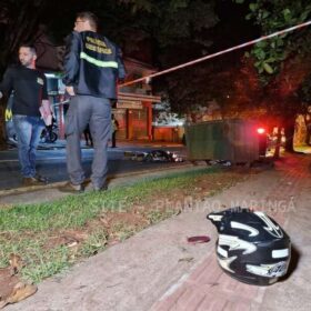 Jovem morre em acidente de moto logo após deixar a casa da namorada, em Maringá Foto 2 Fotos de Jovem morre em acidente de moto logo após deixar a casa da namorada, em Maringá