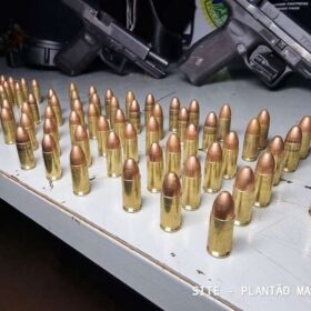 Polícia prende quadrilha e apreende várias armas em Maringá Foto 4 Fotos de Polícia prende quadrilha e apreende várias armas em Maringá