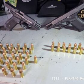 Polícia prende quadrilha e apreende várias armas em Maringá Foto 6 Fotos de Polícia prende quadrilha e apreende várias armas em Maringá