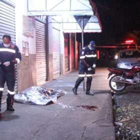 Atentado a tiros em bar deixa um morto e outro baleado nesta sexta-feira Foto 4 Fotos de Atentado a tiros em bar deixa um morto e outro baleado nesta sexta-feira