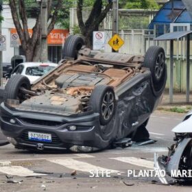 Carro capota após colisão na Avenida Brasil em Maringá Foto 4 Fotos de Carro capota após colisão na Avenida Brasil em Maringá