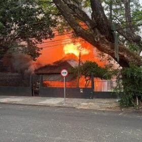 Incêndio em pensionato deixa um morto e três pessoas gravemente feridas em Maringá Foto 5 Fotos de Incêndio em pensionato deixa um morto e três pessoas gravemente feridas em Maringá