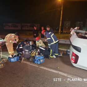 Jovem de 20 anos morre após capotamento em Maringá Foto 13 Fotos de Jovem de 20 anos morre após capotamento em Maringá