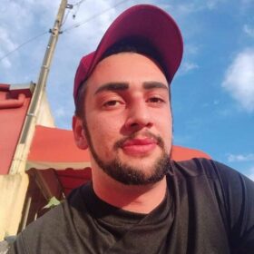 Morre segunda vítima de incêndio criminoso em pensionato na Zona 7, em Maringá Foto 1 Fotos de Morre segunda vítima de incêndio criminoso em pensionato na Zona 7, em Maringá