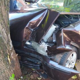 Motorista é reanimado pelo Samu, após acidente em Maringá Foto 2 Fotos de Motorista é reanimado pelo Samu, após acidente em Maringá