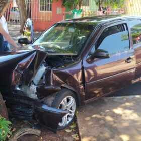 Motorista é reanimado pelo Samu, após acidente em Maringá Foto 1 Fotos de Motorista é reanimado pelo Samu, após acidente em Maringá