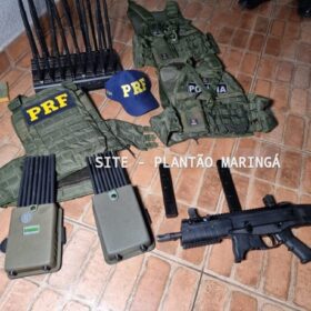 Polícia Militar apreende submetralhadora e carga de eletrônicos avaliada em mais de 5 milhões em Maringá Foto 8 Fotos de Polícia Militar apreende submetralhadora e carga de eletrônicos avaliada em mais de 5 milhões em Maringá