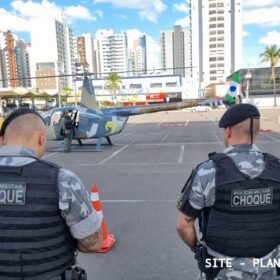 Polícia Militar usa helicóptero em operação na Zona Norte de Maringá Foto 9 Fotos de Polícia Militar usa helicóptero em operação na Zona Norte de Maringá