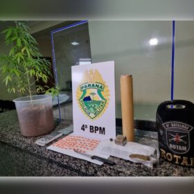 Fotos de Casal é preso pela Rotam com drogas em Sarandi