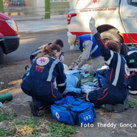 Mulher sofre ferimentos graves após carro avança preferencial em Maringá Foto 5 Fotos de Mulher sofre ferimentos graves após carro avança preferencial em Maringá
