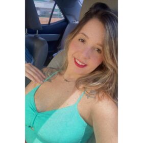 Fotos de Homem suspeito de atirar e matar vizinha por causa de som alto se apresenta em Sarandi