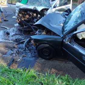 Fotos de Duas pessoas morreram e nove ficaram feridas em um trágico acidente na região