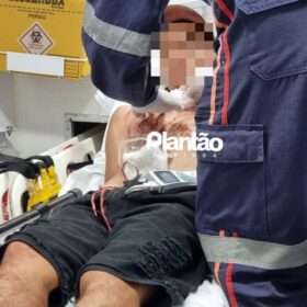 Fotos de Homem com mandado de prisão em aberto é esfaqueado pela esposa em Sarandi