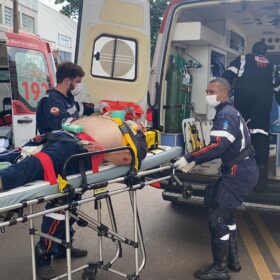 Fotos de Motociclista é intubado após grave acidente nesta segunda-feira
