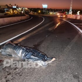 Fotos de Motociclista morre após cair no Contorno Norte e ser atropelado por carro em Maringá 
