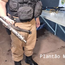 Fotos de Pai e filho são presos com duas submetralhadoras em Maringá