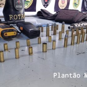 Fotos de Pai e filho são presos com duas submetralhadoras em Maringá