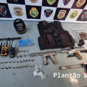 Fotos de Pai e filho são presos com duas submetralhadoras em Maringá