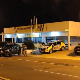 Fotos de Polícia Militar do Paraná realiza apreensão histórica de fuzis e pistolas