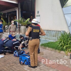 Trabalhador é esfaqueado e morto durante roubo de celular no centro de Maringá Foto 2 Fotos de Trabalhador é esfaqueado e morto durante roubo de celular no centro de Maringá