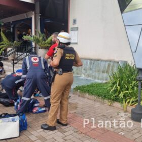 Trabalhador é esfaqueado e morto durante roubo de celular no centro de Maringá Foto 4 Fotos de Trabalhador é esfaqueado e morto durante roubo de celular no centro de Maringá
