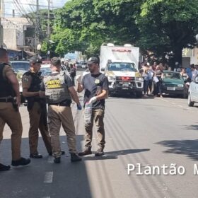 Câmera registra homem sendo executado com mais sete tiros em Sarandi Foto 5 Fotos de Câmera registra homem sendo executado com mais sete tiros em Sarandi