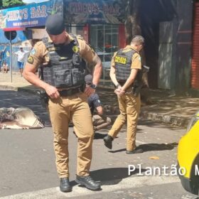 Câmera registra homem sendo executado com mais sete tiros em Sarandi Foto 17 Fotos de Câmera registra homem sendo executado com mais sete tiros em Sarandi