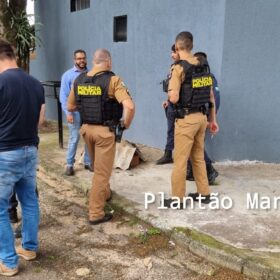Carro com três pessoas é crivado de bala durante atentado a tiros em Sarandi Foto 12 Fotos de Carro com três pessoas é crivado de bala durante atentado a tiros em Sarandi