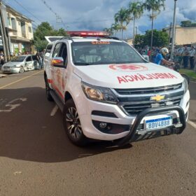 Carro suspeito de disputar racha causa acidente e deixa um enorme prejuízo em Maringá Foto 4 Fotos de Carro suspeito de disputar racha causa acidente e deixa um enorme prejuízo em Maringá