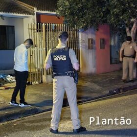Homem que atirou e matou vizinho em Sarandi, se apresenta e fica preso Foto 7 Fotos de Homem que atirou e matou vizinho em Sarandi, se apresenta e fica preso