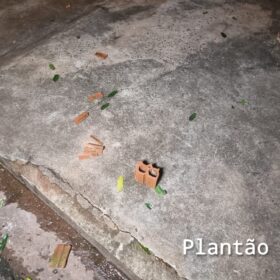 Homem que atirou e matou vizinho em Sarandi, se apresenta e fica preso Foto 12 Fotos de Homem que atirou e matou vizinho em Sarandi, se apresenta e fica preso