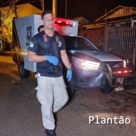 Homem que atirou e matou vizinho em Sarandi, se apresenta e fica preso Foto 16 Fotos de Homem que atirou e matou vizinho em Sarandi, se apresenta e fica preso