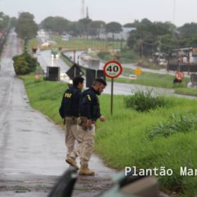 Homem é resgatado das ferragens após carro capotar entre Sarandi e Marialva Foto 11 Fotos de Homem é resgatado das ferragens após carro capotar entre Sarandi e Marialva