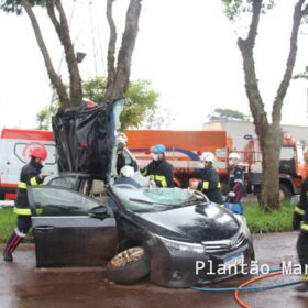 Homem é resgatado das ferragens após carro capotar entre Sarandi e Marialva Foto 23 Fotos de Homem é resgatado das ferragens após carro capotar entre Sarandi e Marialva
